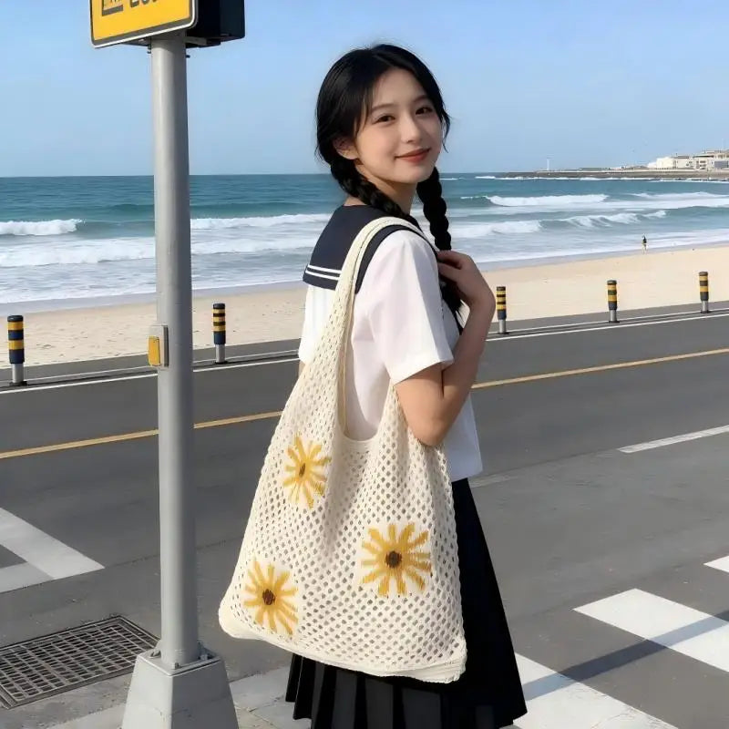Crochet Daisy Tote Bag