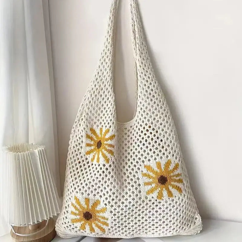 Crochet Daisy Tote Bag
