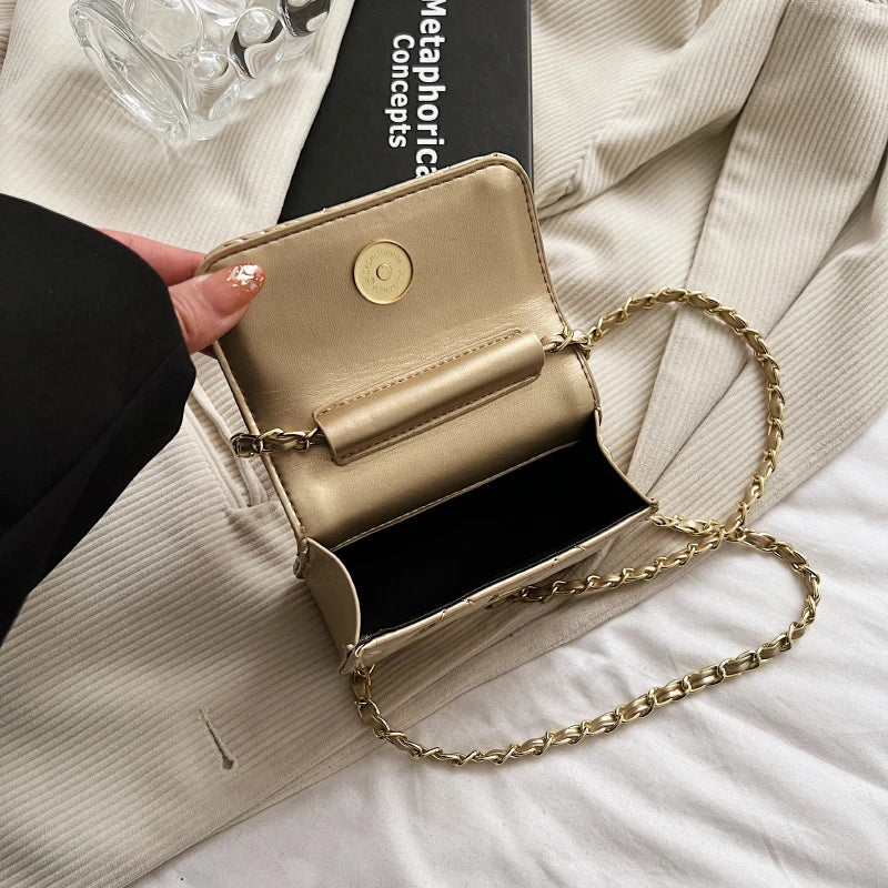 Diamond Grid Chain Bag